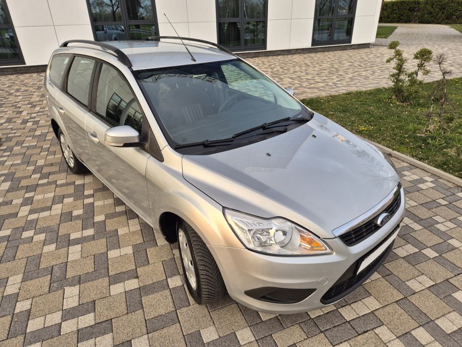 Ford Focus Karavan 1,6 TDCi **TREND**KLIMA**SERVISNA**REG 1 GOD**, fotografija 13