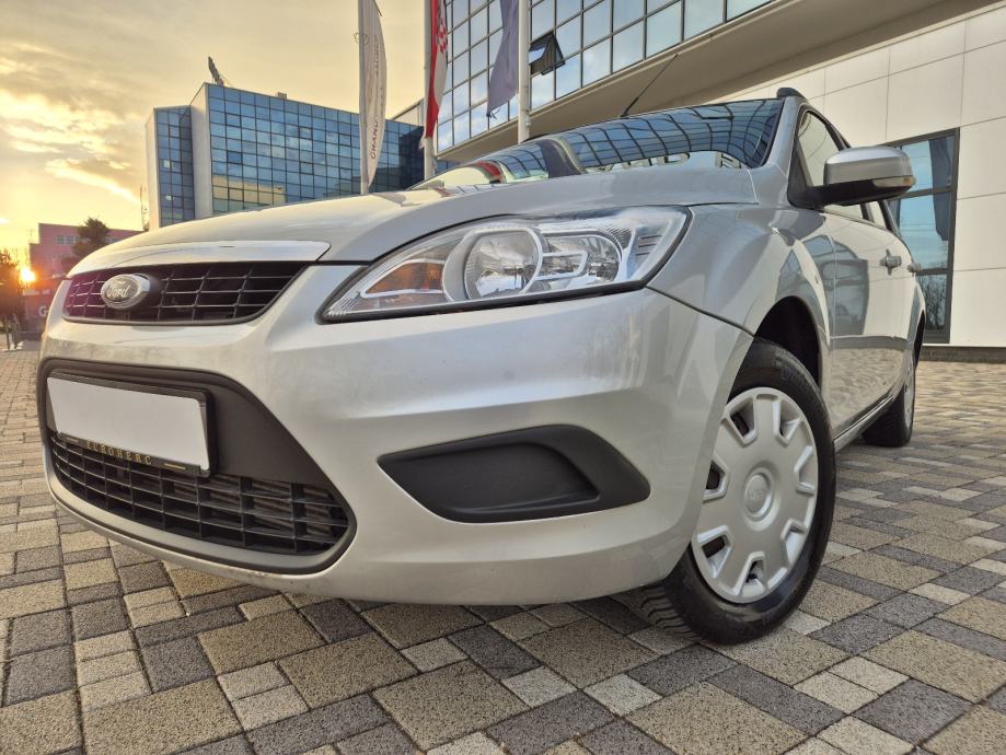 Ford Focus Karavan 1,6 TDCi **TREND**KLIMA**SERVISNA**REG 1 GOD**, fotografija 3