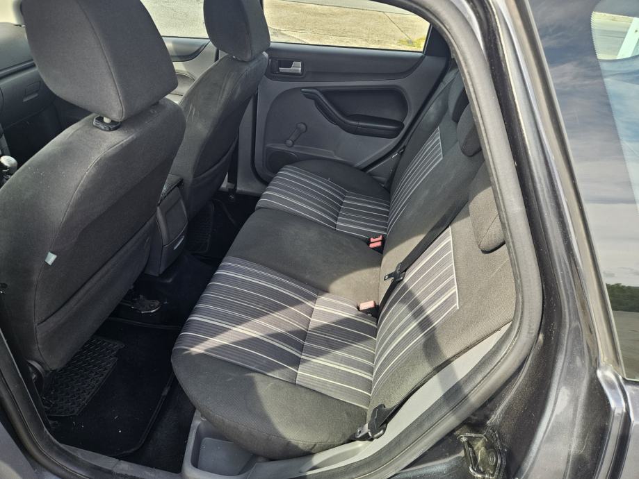 Ford Focus Karavan 1,6 TDCI, VLASNIK 8 GODINA, REG 1/27, KLIMA, fotografija 9