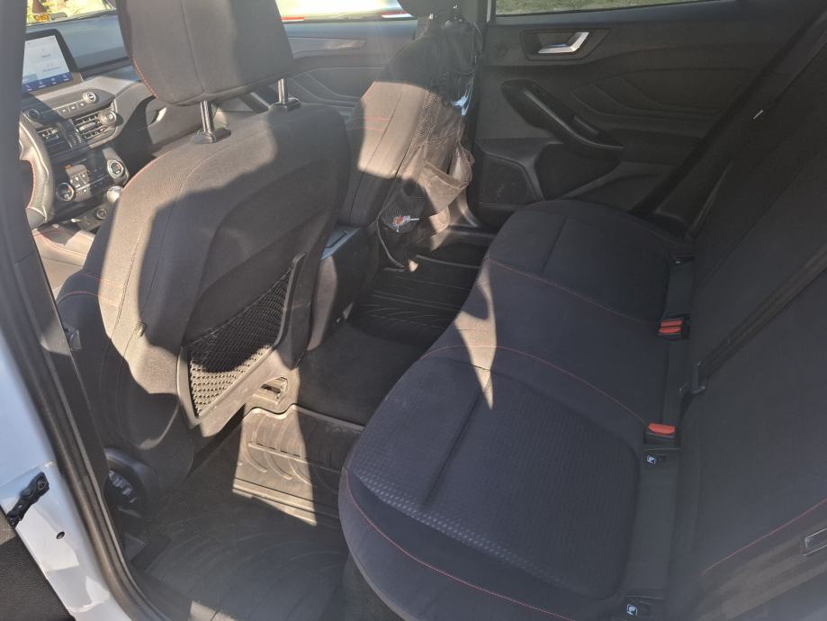 Ford Focus Karavan ST-Line 2,0 EcoBlue, fotografija 16