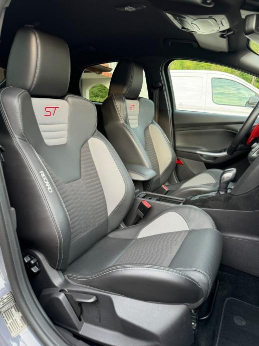 Ford Focus ST 2.0 tdci PERFORMANCE, fotografija 12