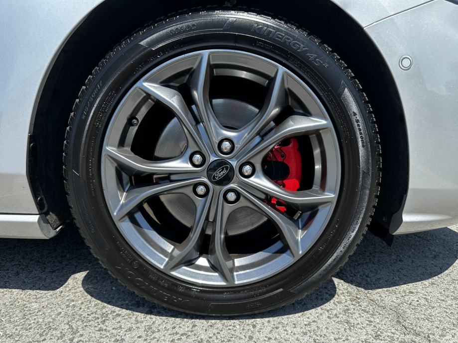 Ford Focus ST-LINE 2.0 EcoBlue LED-KAM-ACC-LINE-B&O-KEYLESS, fotografija 20