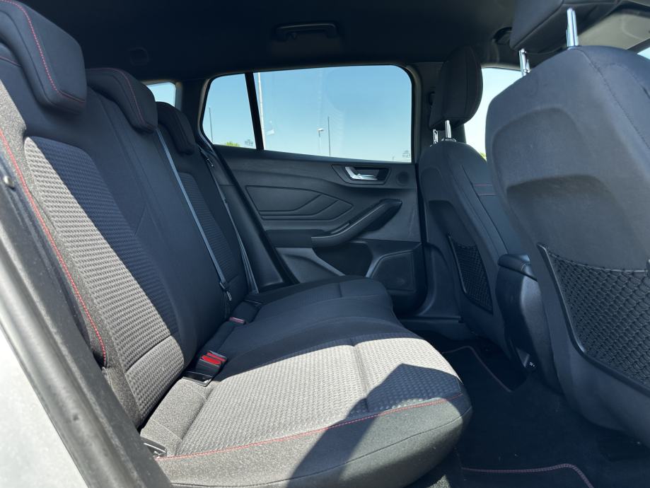 Ford Focus ST-LINE 2.0 EcoBlue LED-KAM-ACC-LINE-B&O-KEYLESS, fotografija 16