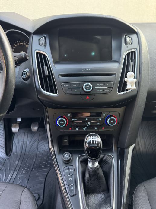 Ford Focus ST-Line 2,0 TDCi, fotografija 15