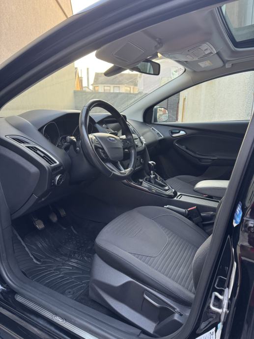 Ford Focus ST-Line 2,0 TDCi, fotografija 13
