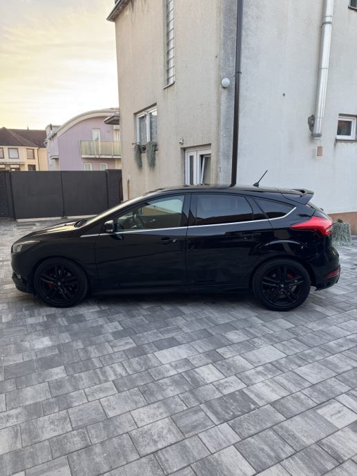 Ford Focus ST-Line 2,0 TDCi, fotografija 9