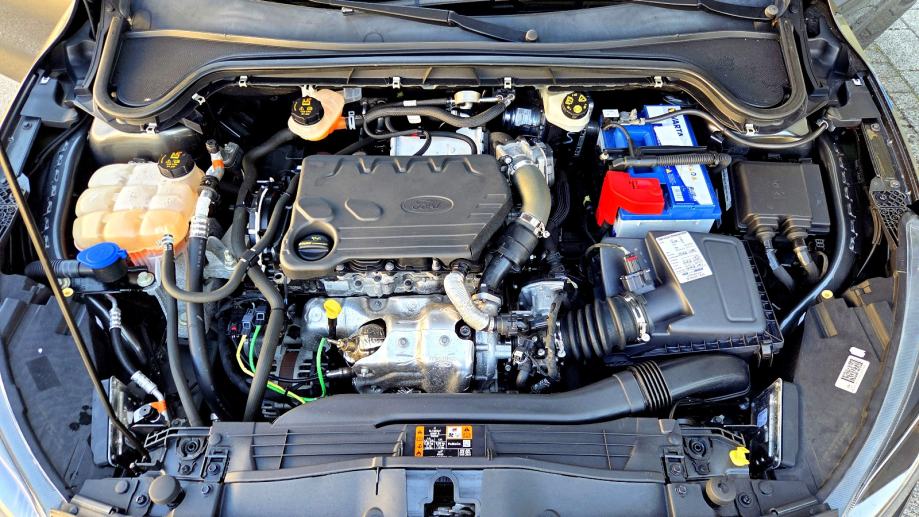 Ford Focus Titanium Diesel AUTOMATIK POLUAUTONOMNA VOŽNJA LED ALU 18, fotografija 15