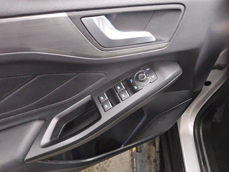 Ford Focus Turnier 1.0 EcoBoost Titanium • LED • navigacija, fotografija 9