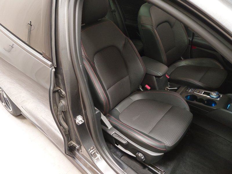 Ford Focus Turnier 1.5 EcoBlue ST-Line X automatik • panorama • LED, fotografija 11