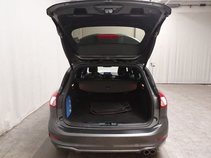 Ford Focus Turnier 1.5 EcoBlue ST-Line X automatik • panorama • LED, fotografija 17