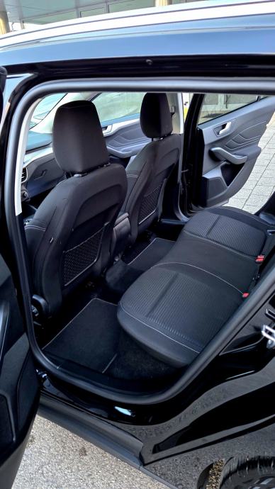 Ford Focus Titanium Diesel AUTOMATIK 66tkm POLUAUTONOMNA VOŽNJA, fotografija 8