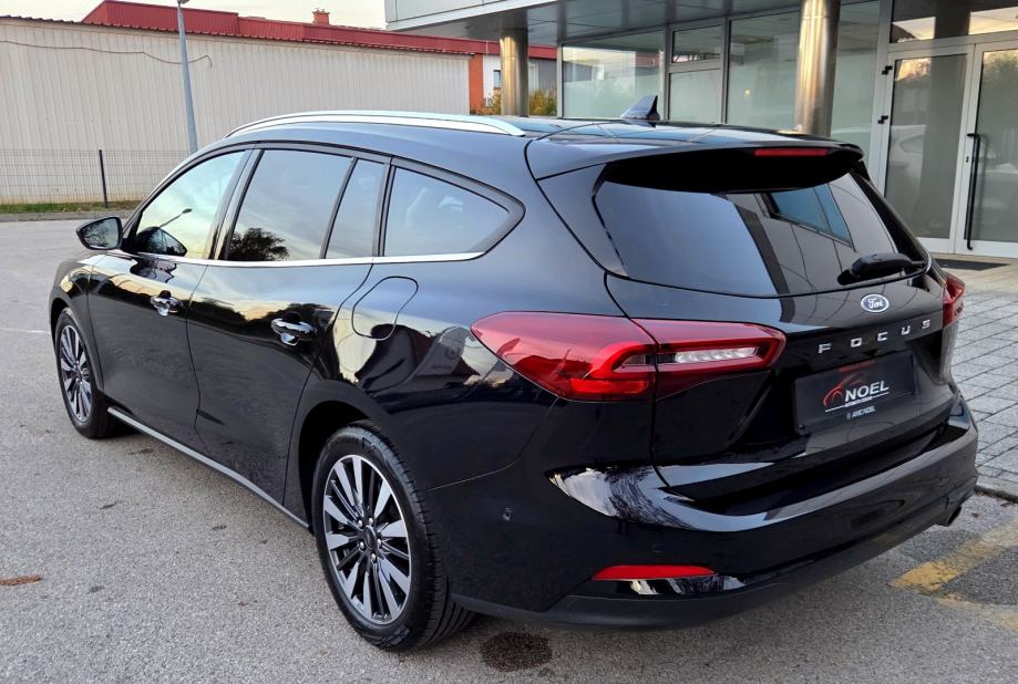 Ford Focus Titanium Diesel AUTOMATIK 66tkm POLUAUTONOMNA VOŽNJA, fotografija 4