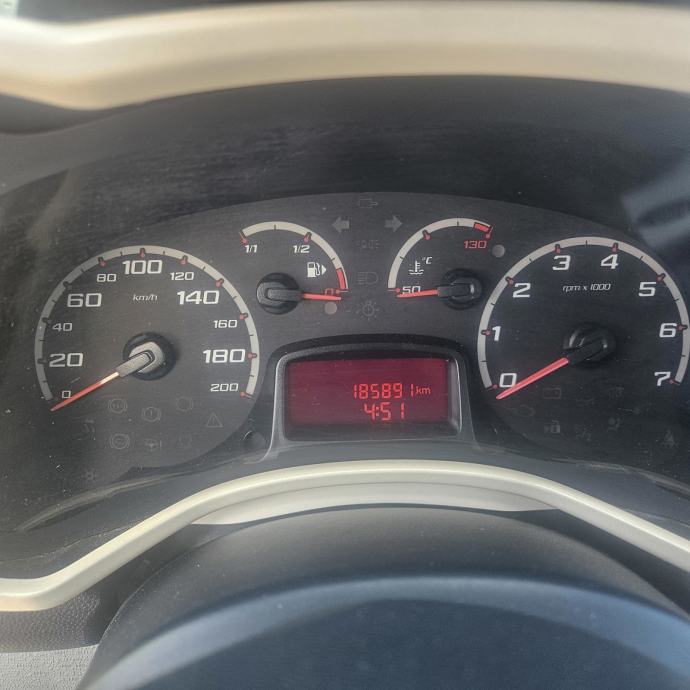 Ford Ka 1,2 2009 KLIMA REG 4/27 ++185000 KM ++, fotografija 10