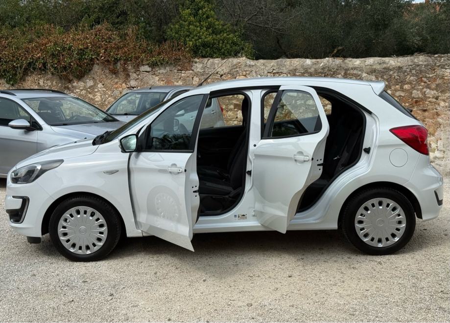 FORD Ka 1.2 *potpuno novi redizajn model/reg. godinu dana/5 vrata*, fotografija 4