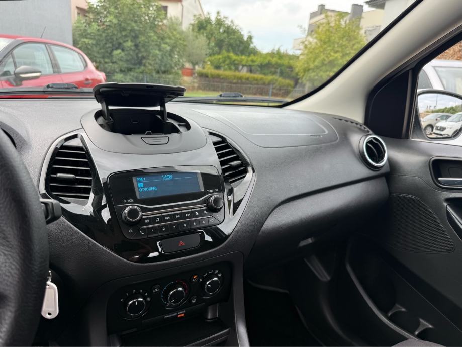 FORD Ka 1.2 *potpuno novi redizajn model/reg. godinu dana/5 vrata*, fotografija 17