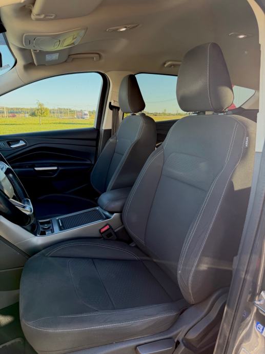 Ford Kuga 1,5 automatik, fotografija 10