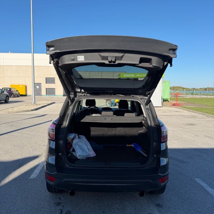 Ford Kuga 1,5 automatik, fotografija 7