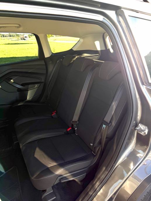 Ford Kuga 1,5 automatik, fotografija 12