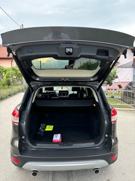 Ford Kuga 1,5, fotografija 9