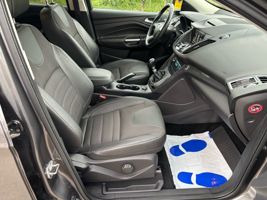 Ford Kuga 1,5, fotografija 12