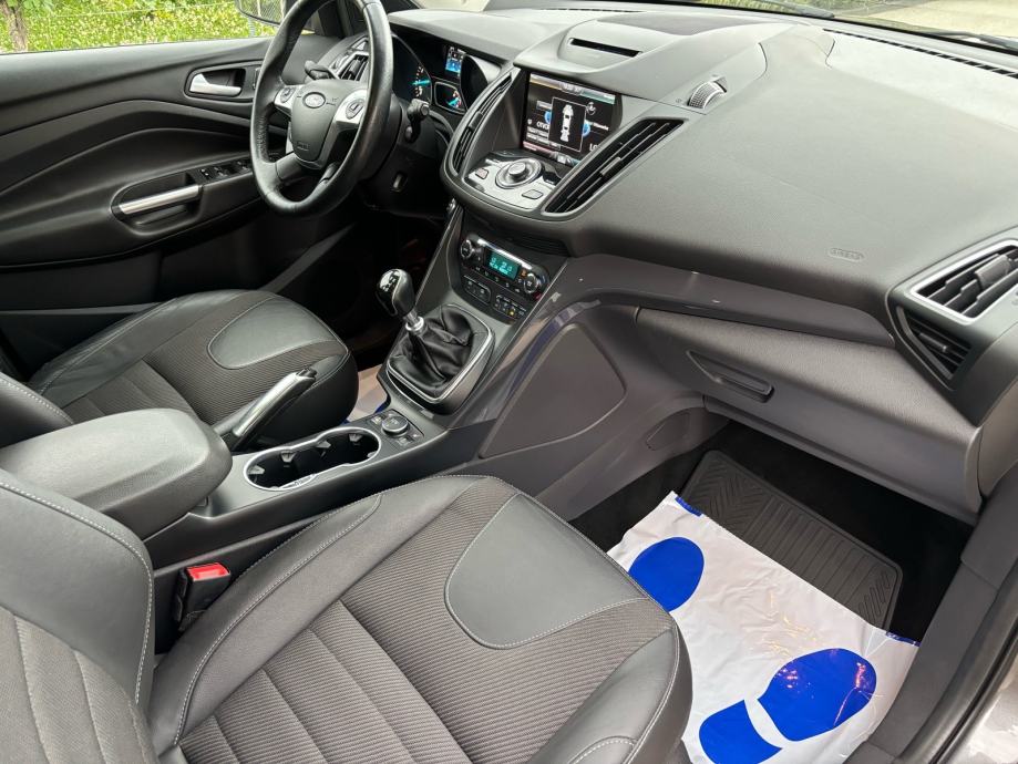 Ford Kuga 1,5, fotografija 13