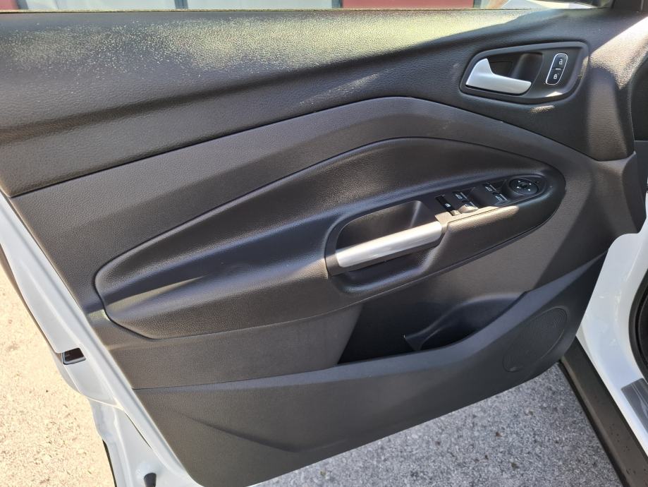 Ford Kuga 1,5 tdci, fotografija 8
