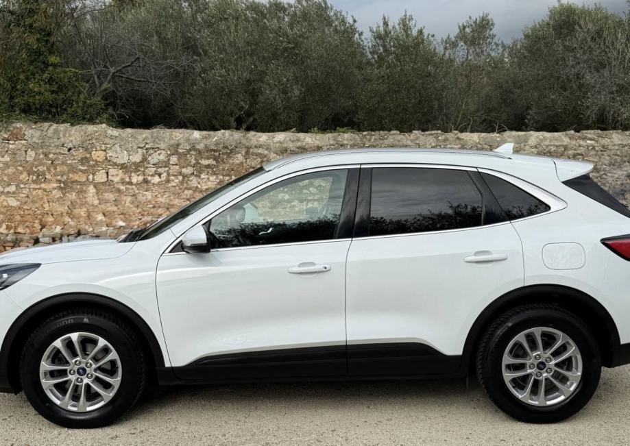 FORD Kuga 1.5 TDCi Titanium *registracija godinu dana/max oprema*, fotografija 4