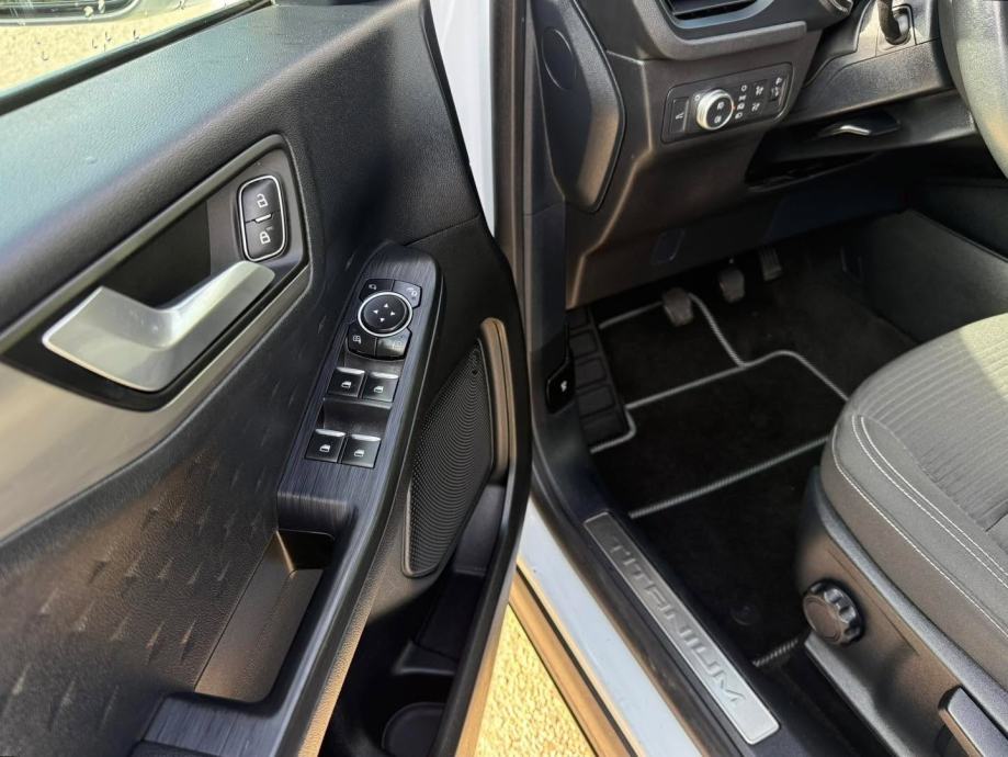FORD Kuga 1.5 TDCi Titanium *registracija godinu dana/max oprema*, fotografija 12