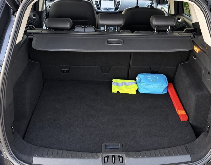Ford Kuga 2,0 TDCi 4x4, automat, kamera 360, keylles, navig. kao NOV, fotografija 15