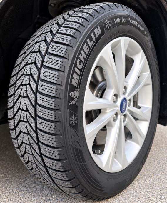 Ford Kuga 2,0 TDCi 4x4, automat, kamera 360, keylles, navig. kao NOV, fotografija 16