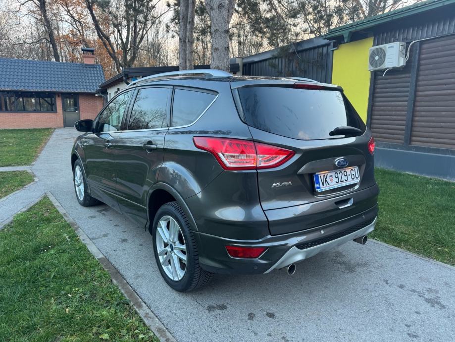 Stilvolle Ford Kuga Automatik Ebenbildnull