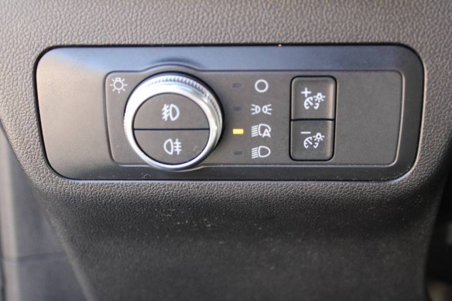 Ford Kuga 2.0 TDCi AUTOMATIK ST Line *LED, NAVIGACIJA, KAMERA*, fotografija 16