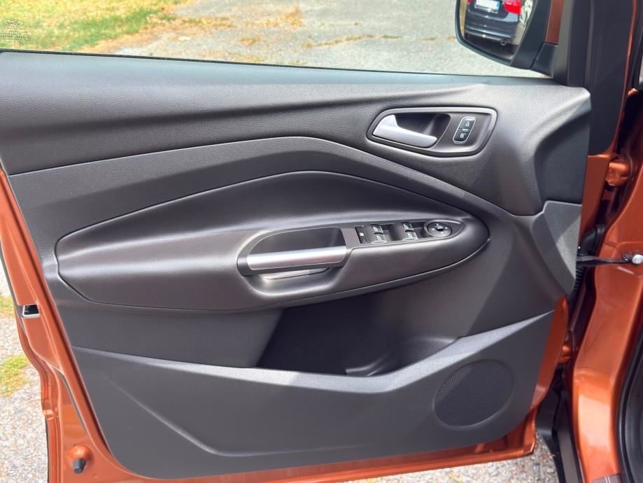 Ford Kuga 2,0 TDCi TITANIUM-XENON-NAVI-TEMP-R.KAMERA-GR.SJEDALA-ALU 19, fotografija 9