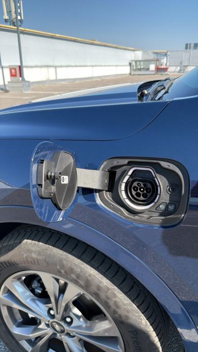 Ford Kuga 2,5 PHEV Hybrid ST Line, fotografija 16