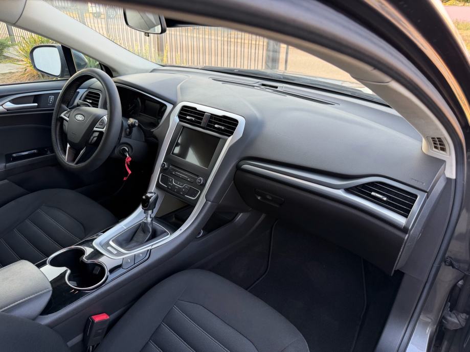 Ford Mondeo 1.5 TDCi, fotografija 14