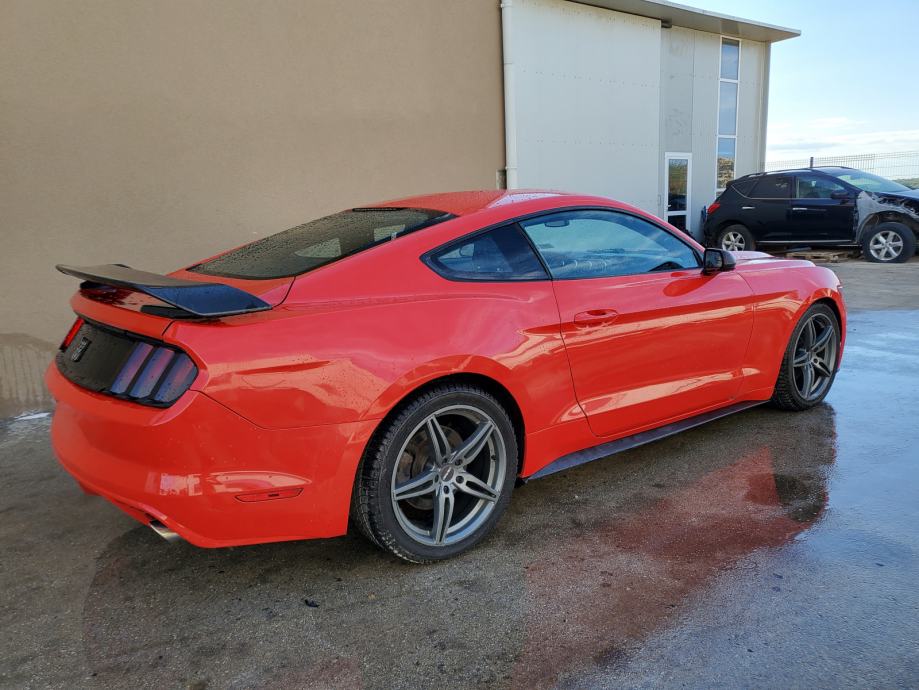 Ford Mustang Coupe 3.7 V6 automatik, 2016 god.