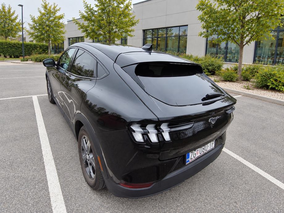Ford Mustang Mach-E Extended Range 99 kWh – PANORAMA – B&O – PDV, fotografija 11