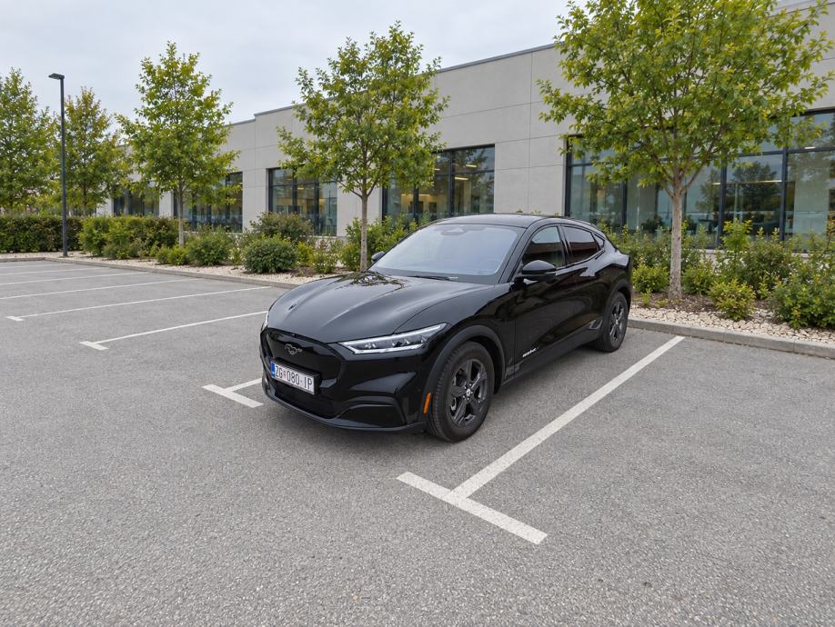 Ford Mustang Mach-E Extended Range 99 kWh – PANORAMA – B&O – PDV, fotografija 6