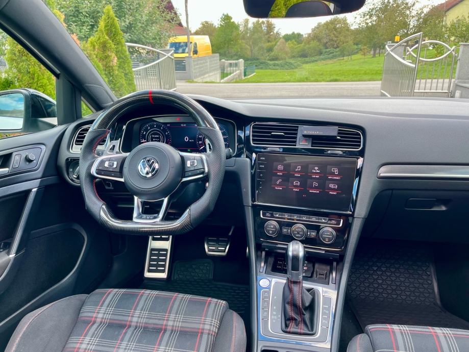 7.5 GTI Performance DSG 180kw ,Panorama ,Air Lift Performance,Carbon, fotografija 16