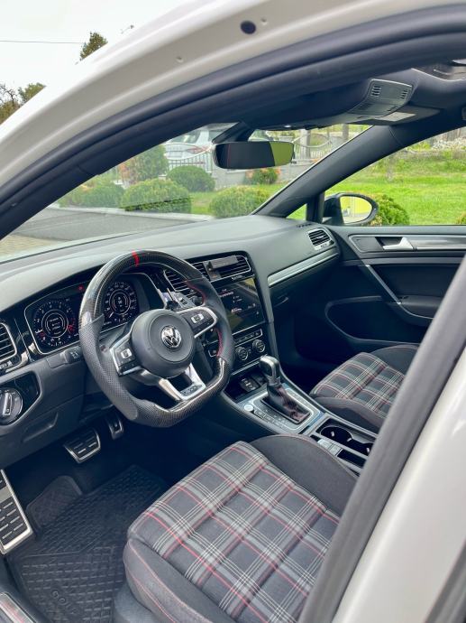 7.5 GTI Performance DSG 180kw ,Panorama ,Air Lift Performance,Carbon, fotografija 11