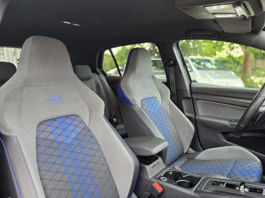 Golf 8 R 4M **Performance**Harman Kardon**DCC ovjes**TOP STANJE, fotografija 11