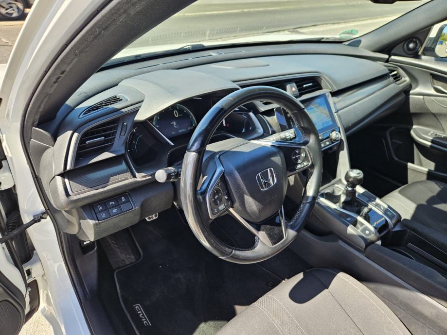 Honda Civic 1,0T VTEC,NAVIGACIJA,PDC,STRAŽNJA KAMERA,PANORAMA,ACC, fotografija 15