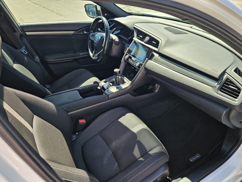 Honda Civic 1,0T VTEC,NAVIGACIJA,PDC,STRAŽNJA KAMERA,PANORAMA,ACC, fotografija 19