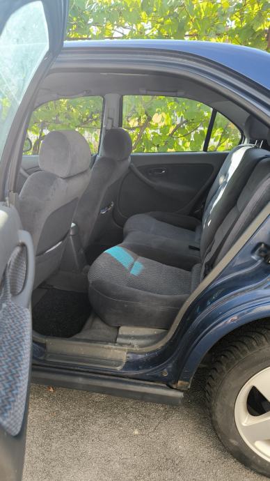 Honda Civic 1.5 155tkm, pogled izvana - slika 5