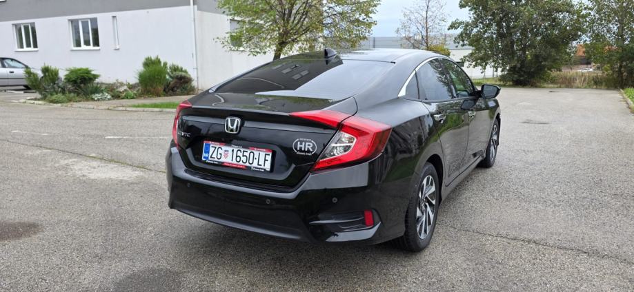 Honda Civic 1,5T reg. do 09/27, VRHUNSKO STANJE!!!, fotografija 14