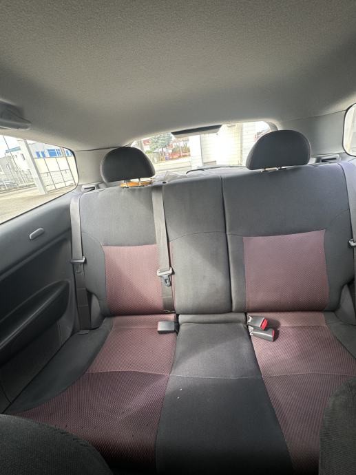 Honda Civic 1.7 Sport, fotografija 9