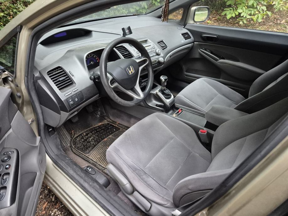 Honda Civic 1,8 i, fotografija 5