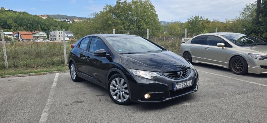 Honda Civic 2,2 reg. do 12/26, Vrlo dobro stanje, fotografija 3
