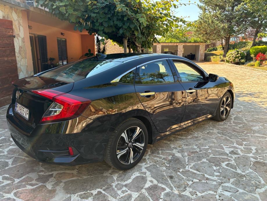 Honda Civic 1,6 i-DTEC 2019 - 1. Vlasnik - Svi servisi Honda - 209 tkm, fotografija 3