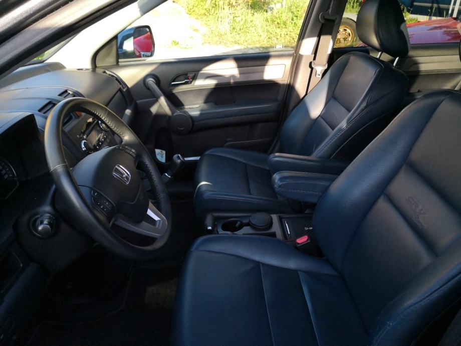Honda CRV 2,0, FACELIFT, garažiran, održavan samo u Hondi
